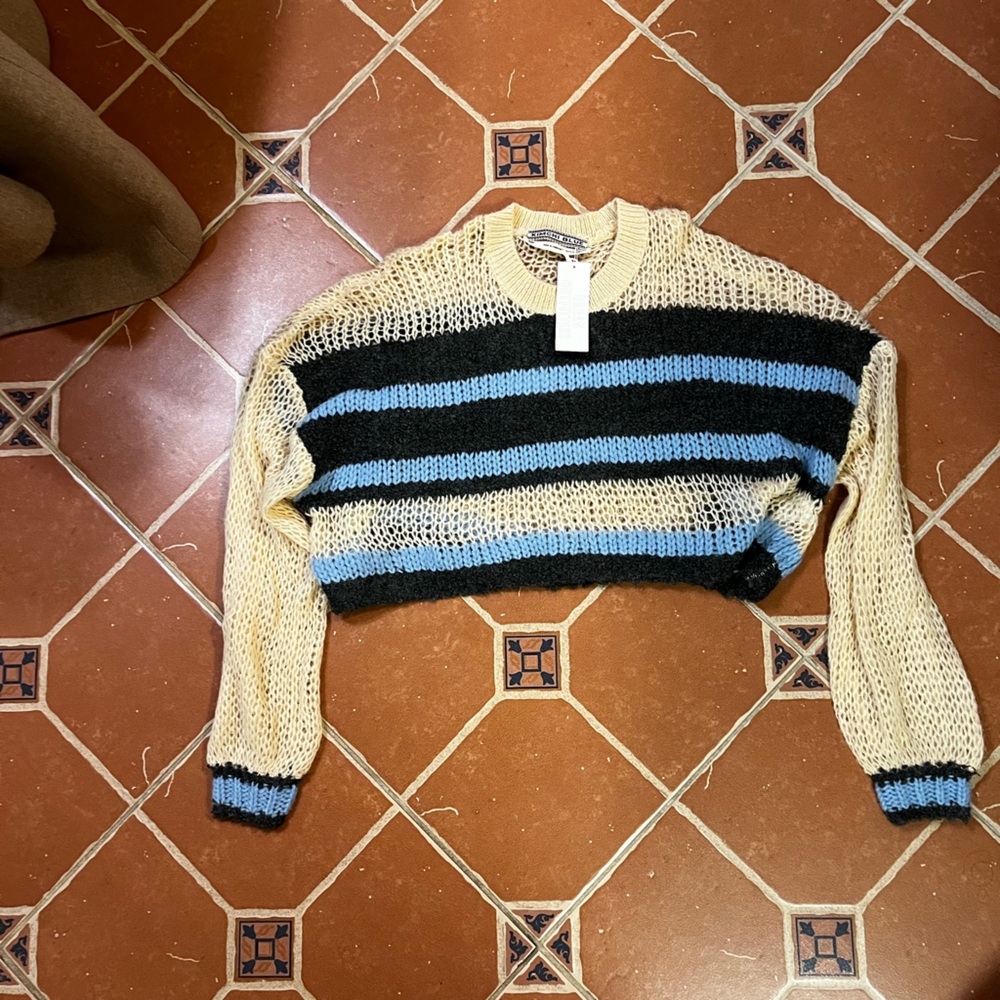Slouchy, crocheted lightweight sweater